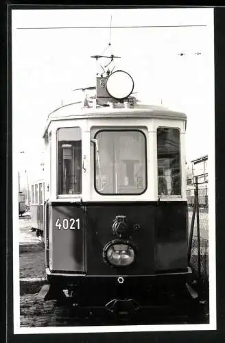 Fotografie unbekannter Fotograf, Ansicht Wien, Strassenbahn Trirbwagen Nr. 4021 am Depot