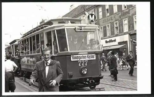 Fotografie unbekannter Fotograf, Ansicht Wien, Strassenbahn Triebwagen Nr. 777 Richtung Baumgartner-Kasino