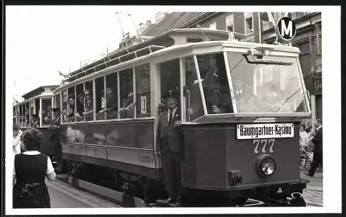 Fotografie unbekannter Fotograf, Ansicht Wien, Strassenbahn Triebwagen Nr. 777 Richtung Baumgartner-Kasino