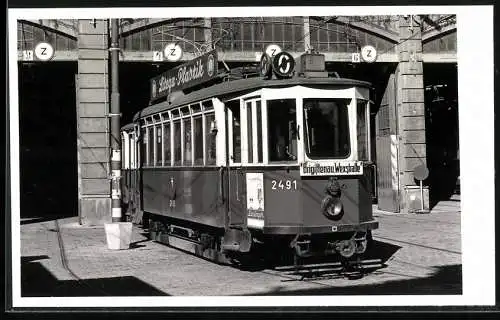 Fotografie unbekannter Fotograf, Ansicht Wien, Strassenbahn Triebwagen Nr. 2491, Richtung Brigittenau-Wexstrasse am Depot