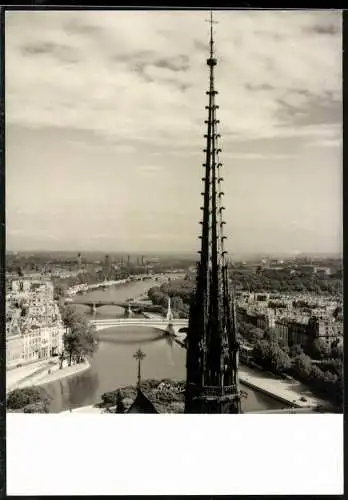 Fotografie Albert Monier, Ansicht Paris, Blick von der Kathedrale Notre Dame über die Stadt entlang der Seine