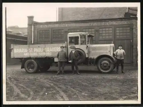 Fotografie unbekannter Fotograf, Ansicht Hamburg, Lastwagen Büssing der Brauerei Bavaria-St. Pauli