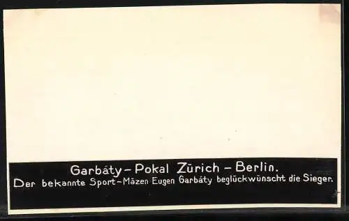 Fotografie Fahrrad-Rennen Garbaty Pokal Zürich - Berlin, Sport-Mäzen Garbaty gratuliert dem Sieger vom Rotax Team