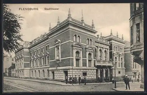 AK Flensburg, Stadttheater mit Strassenpartie