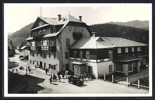 AK Puchenstuben, Strassenpartie am Hotel Burger