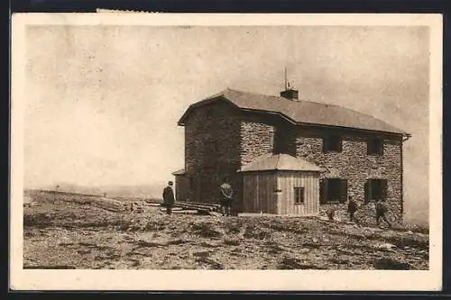 AK Güntherhaus, Wanderer an der Baude