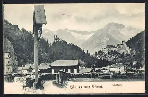 AK Sand in Taufers, Wegkreuz vor dem Ort mit Burg