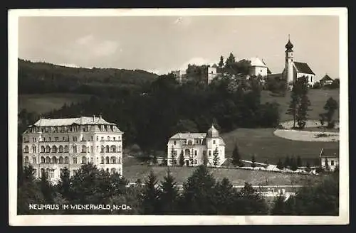 AK Neuhaus im Wienerwald, Ortspartie mit Kirche