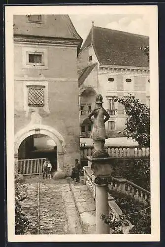 AK Rosenburg, Schlosshof von Nordost