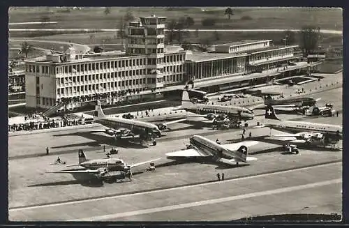 AK Zürich-Kloten, Flughof mit Vorfeld und Flugzeugen