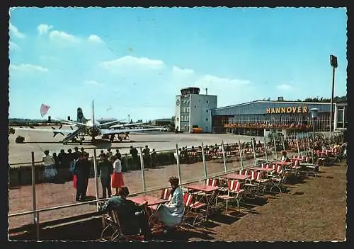 AK Flughafen Hannover, parkende Flugzeuge, Besucherterrassen, Terminal und Tower