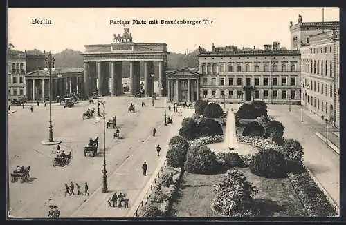 AK Berlin, Pariser Platz mit Brandenburger Tor