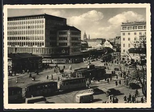 AK München, Platz am Stachus mit Gebäudeansicht und Strassenbahn