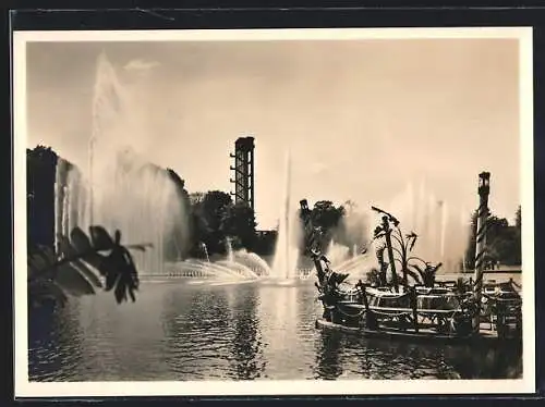 AK Hamburg, Gartenbau-Ausstellung 1953, Wasserspiele von der Taverna Isola Bella gesehen