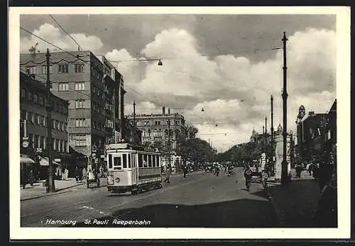 AK Hamburg-St. Pauli, Strasse Reeperbahn mit Geschäften und Strassenbahn