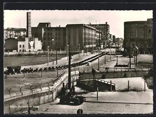 AK Berlin-Tiergarten, Potsdamer Platz mit Grenzmauer