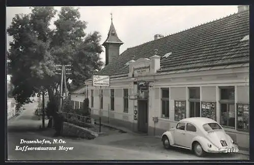 AK Drasenhofen, VW-Käfer vor dem Kaffeerestaurant Mayer