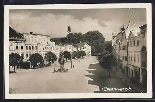 AK Eferding, Platz mit Säule