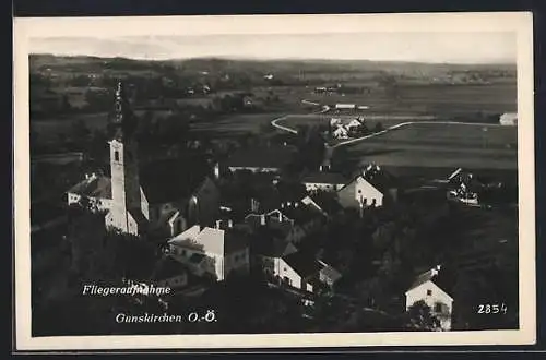 AK Gunskirchen /O.-Ö., Teilansicht mit Kirche, Fliegeraufnahme