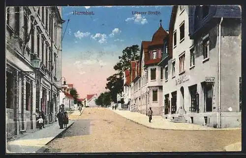 AK Herrnhut, Löbauer Strasse mit Geschäfthaus, Schild Dapolin