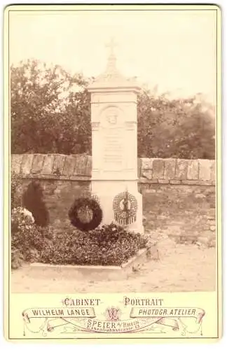 Fotografie Wilhelm Lange, Speier a. Rhein, Ansicht Speyer, Gab auf dem Friedhof, Post Mortem