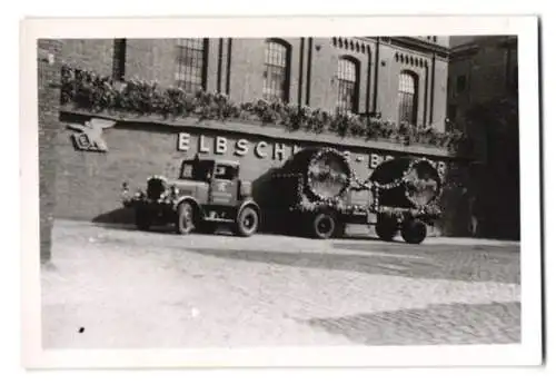 5 Fotografien unbekannter Fotograf, Ansicht Hamburg-Nienstedten, Elbsschloss-Brauerei, Lastwagen & Fuhrwerk