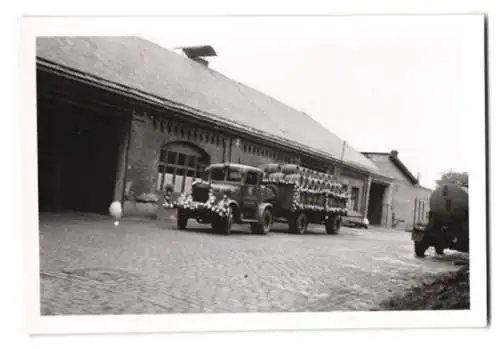 5 Fotografien unbekannter Fotograf, Ansicht Hamburg-Nienstedten, Elbsschloss-Brauerei, Lastwagen & Fuhrwerk