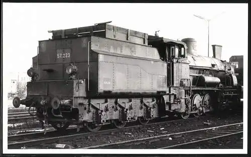 Fotografie unbekannter Fotograf, Ansicht Wien, ÖBB österreichische Eisenbahn, Dampflok, Tender-Lokomotive Nr. 57.223