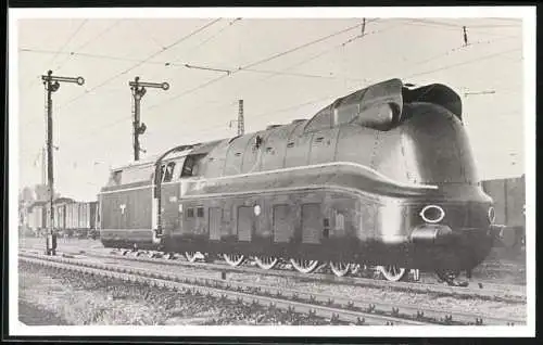 Archiv-Fotografie Deutsche Reichsbahn, Stromlinen-Schnellzugdampflokomotive Baureihe 03, späterer Abzug