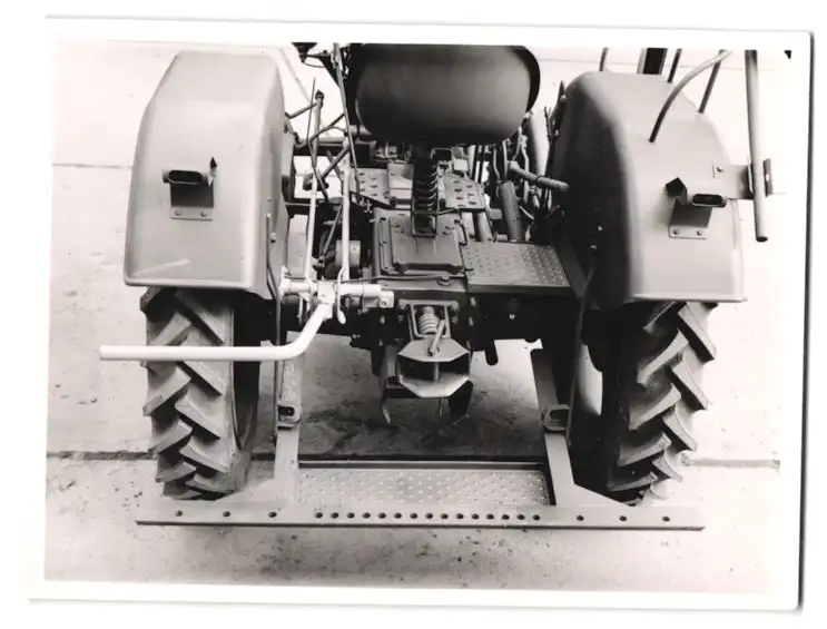 210 Fotografien Werkfotos, Ansicht Aulendorf / Oberschwaben, HELA Schlepperfabrik Hermann Lanz, Traktor - Fabrikation 35