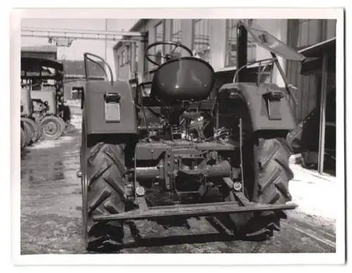 210 Fotografien Werkfotos, Ansicht Aulendorf / Oberschwaben, HELA Schlepperfabrik Hermann Lanz, Traktor - Fabrikation