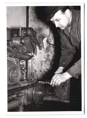 210 Fotografien Werkfotos, Ansicht Aulendorf / Oberschwaben, HELA Schlepperfabrik Hermann Lanz, Traktor - Fabrikation