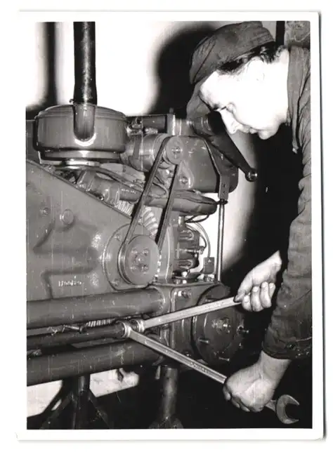 210 Fotografien Werkfotos, Ansicht Aulendorf / Oberschwaben, HELA Schlepperfabrik Hermann Lanz, Traktor - Fabrikation 86