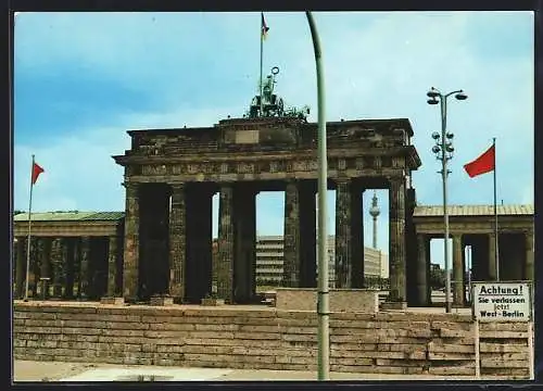 AK Berlin, Blick über die Grenze zum Brandenburger Tor