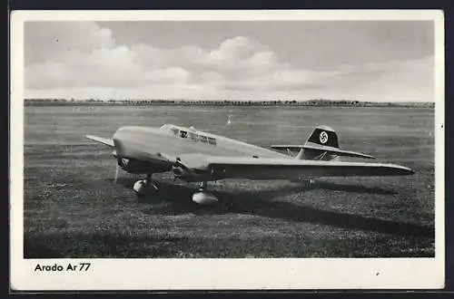 AK Flugzeug Arado Ar 77 auf einer Wiese, 