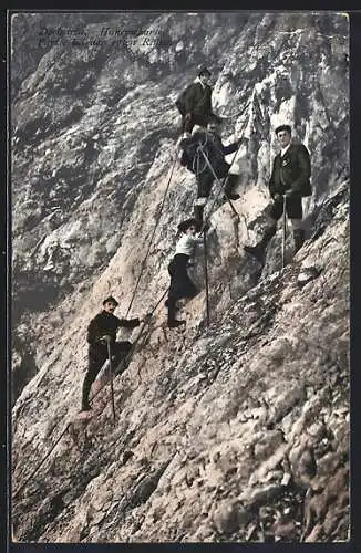 AK Obertraun, Dachstein, Bergsteiger & Bergsteigerin bei der roten Rinne