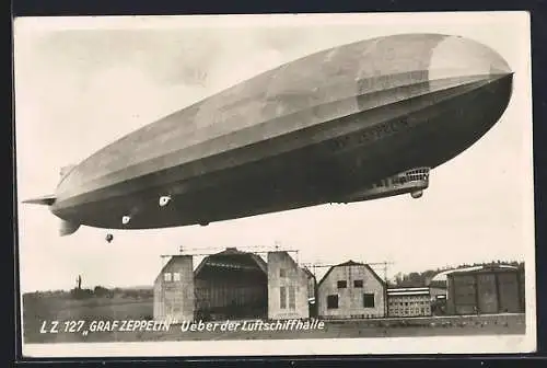 Foto-AK LZ 127 Graf Zeppelin über der Luftschiffhalle