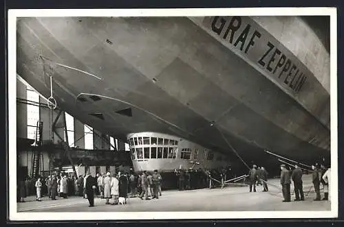 AK Graf Zeppelin startbereit in der Halle