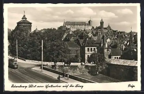 AK Nürnberg, Blick vom Hallertor auf die Burg, Strassenbahn