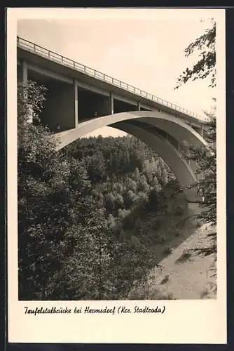 AK Hermsdorf, Teufelstalbrücke, Ortspartie an der Betonbrücke