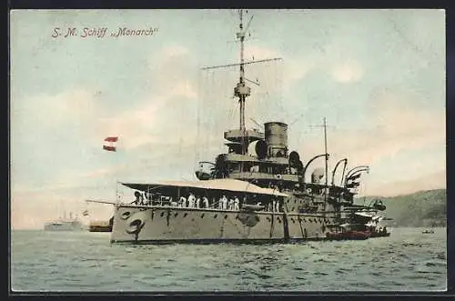 AK Kriegsschiff SMS Monarch vor der Küste