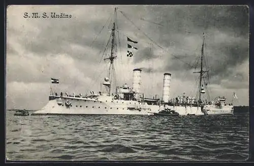 AK Kriegsschiff S.M.S. Undine, ein Beiboot hat angelegt