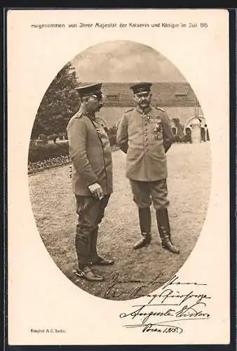 AK Kaiser Wilhelm II. in Uniform mit Orden und Paul von Hindenburg in Uniform mit Zigarette