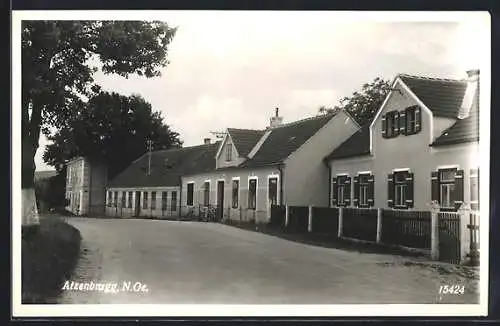 AK Atzenbrugg, Strassenpartie im Ort