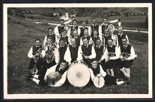 AK Bürserberg, Dorfmusikkapelle mit Instrumenten