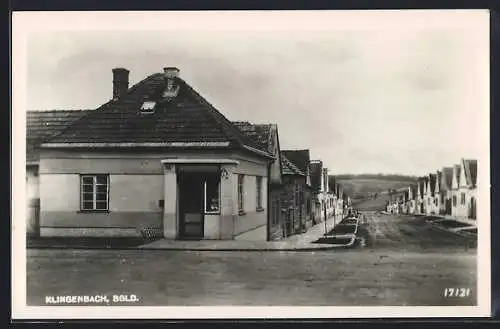 AK Klingenbach /Bgld., Strassenpartie mit Wohnhäusern