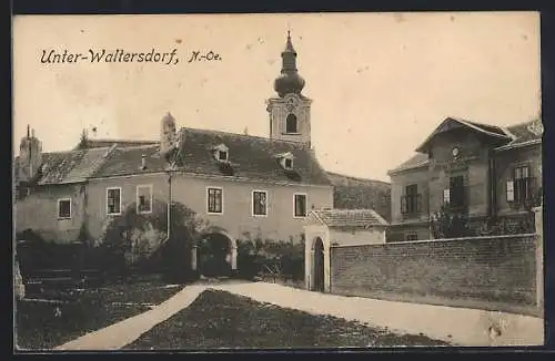 AK Unter-Waltersdorf /N.-Oe., Strassenpartie mit Kindergarten