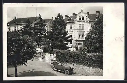 AK Mönichkirchen a. Wechsel, Auto vor dem Hotel Hochwechsel