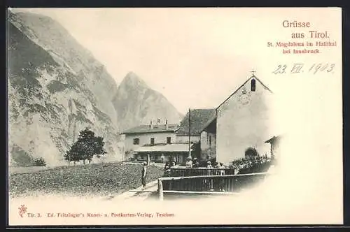 AK Absam, St. Magdalena im Hallthal, Ortspartie mit Blick in die Berge