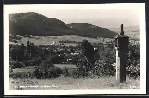 AK Muthmannsdorf a. d. Hohen Wand, Panorama mit Denkmal